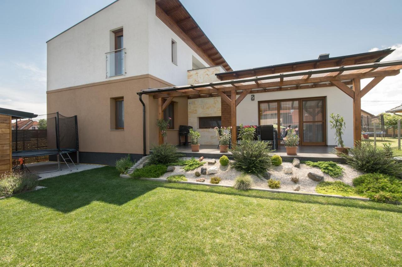 Eszterhaz Villa Balatonkeresztúr Екстериор снимка